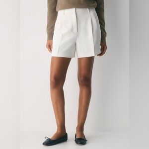 Aritzia Effortless Short in Marcona Beige Crepe